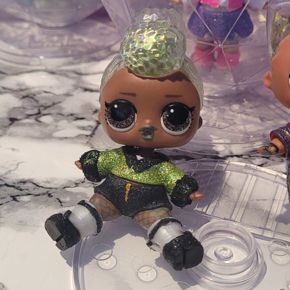 8 Glitter Globe LOL Set & Pet Bonus! - Picture 5 of 16